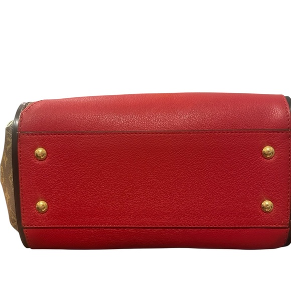 Louis Vuitton Monogram Kimono Tote - Picture 12 of 17